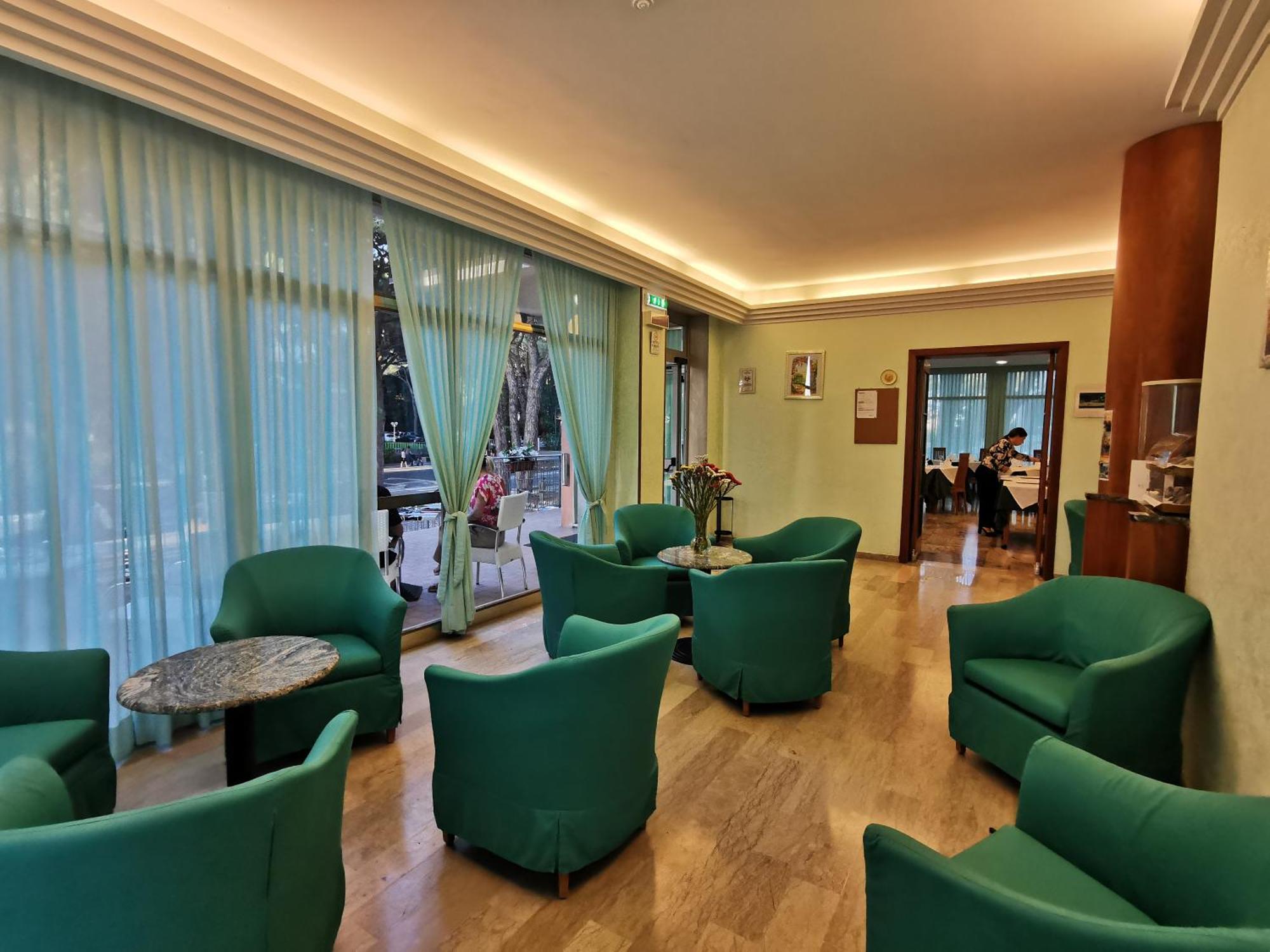 Hotel Pine Beach Rosolina Mare Exterior foto